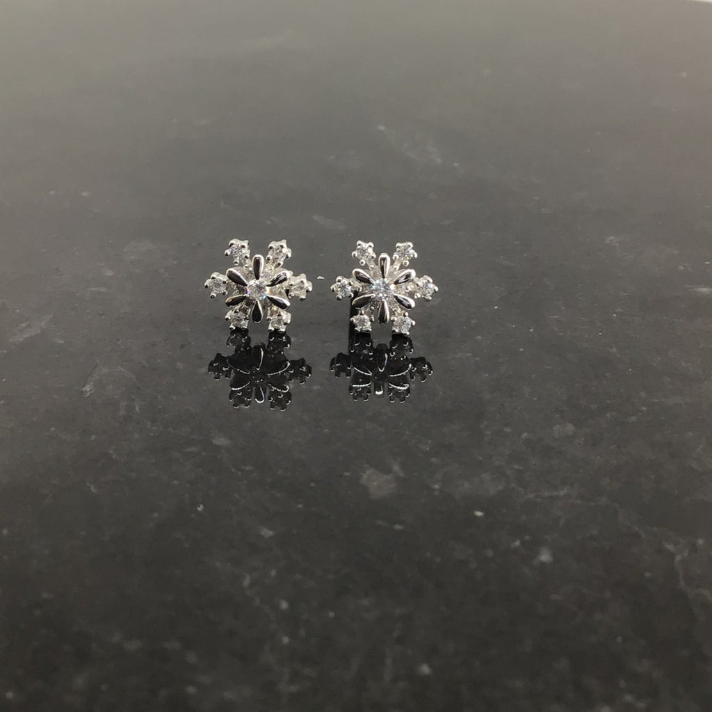 Snowflake stud earring sterling silver