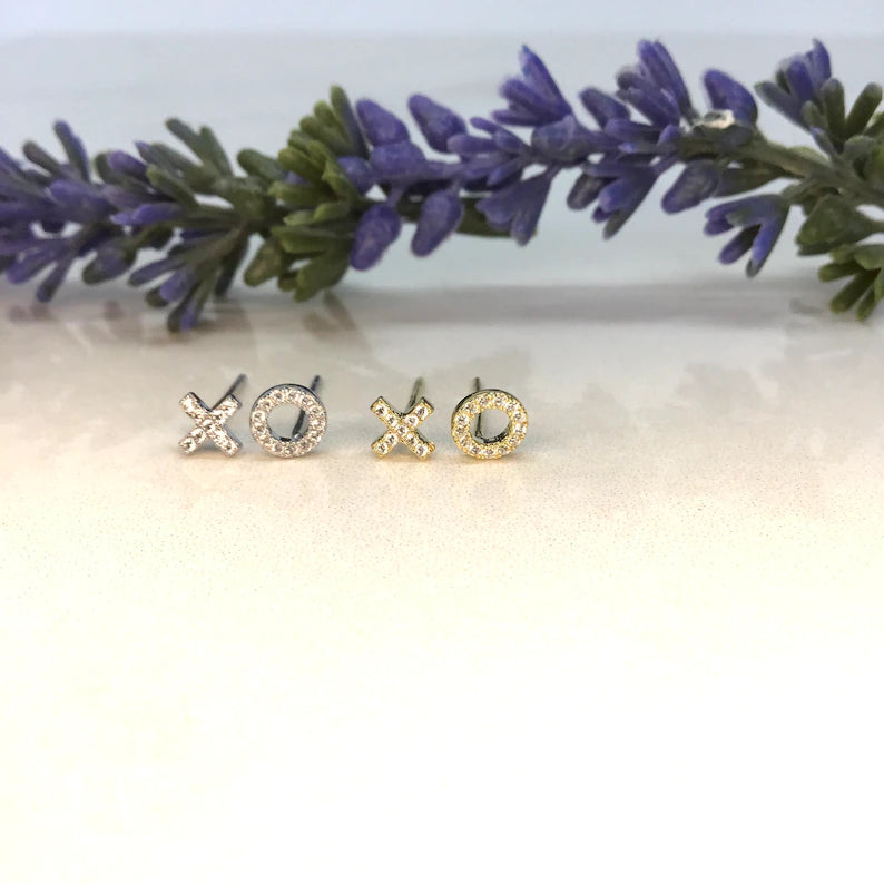 XO stud earring sterling silver