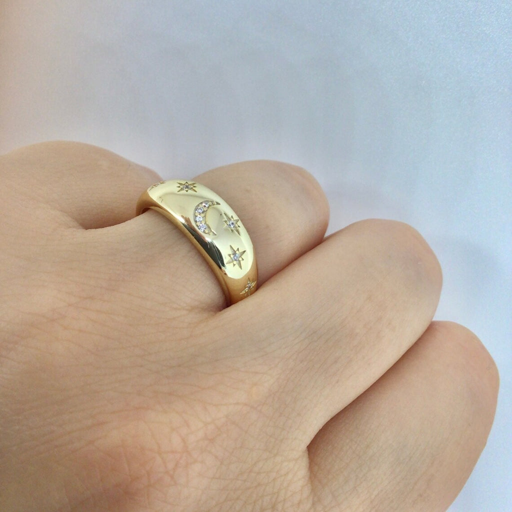Crescent moon with stars open ring