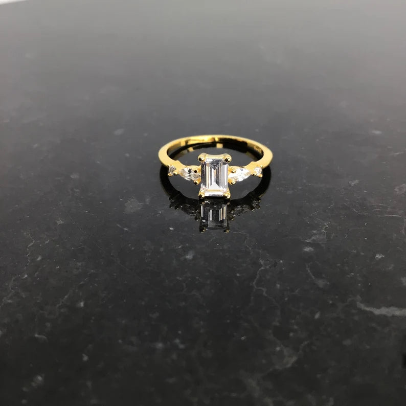 Baguette diamond simulant ring